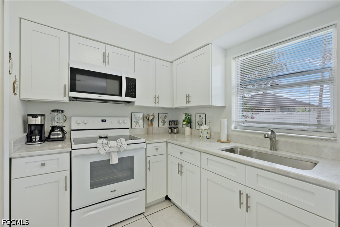 523/525 SE Van Loon Terrace