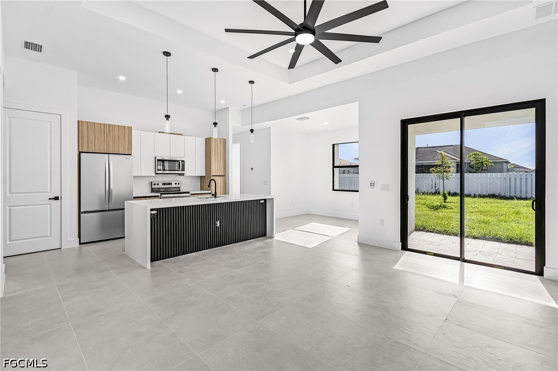 707 NW 7th Place
