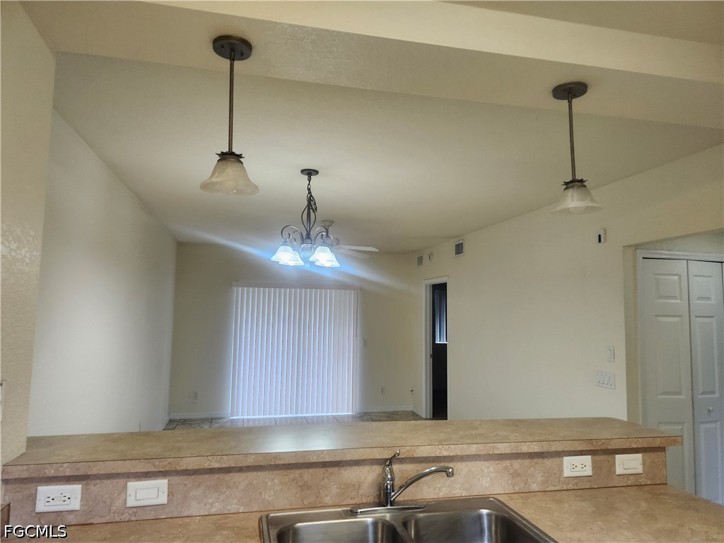 1490  San Cristobal Avenue, Apartment A4