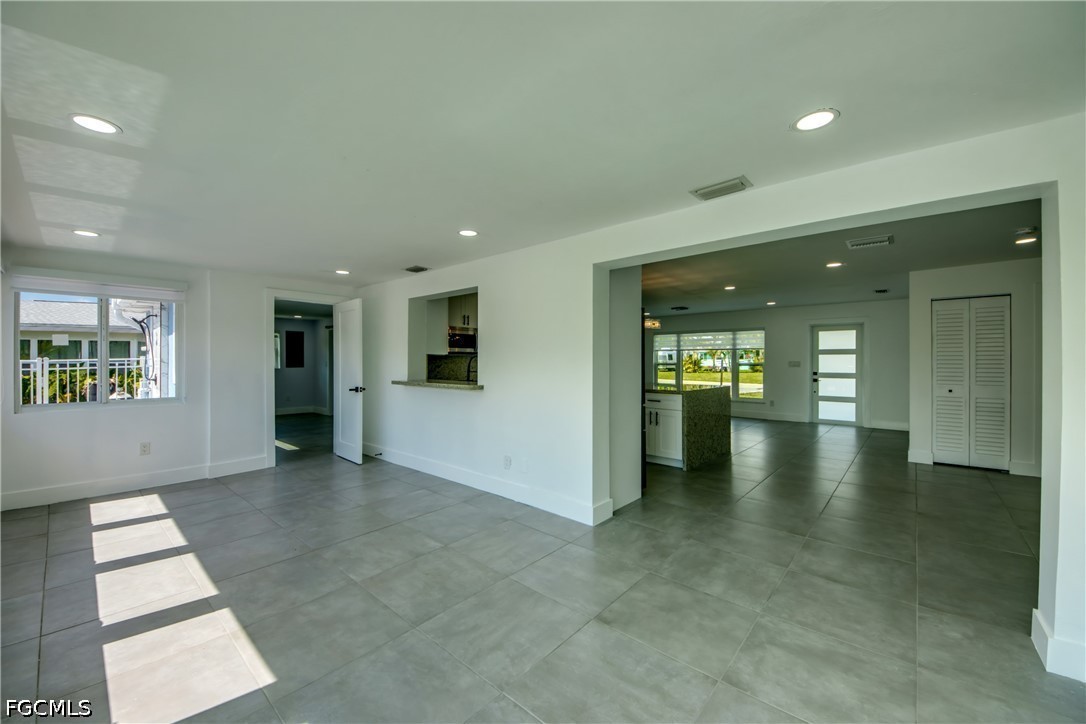 4312 S Pacific Circle