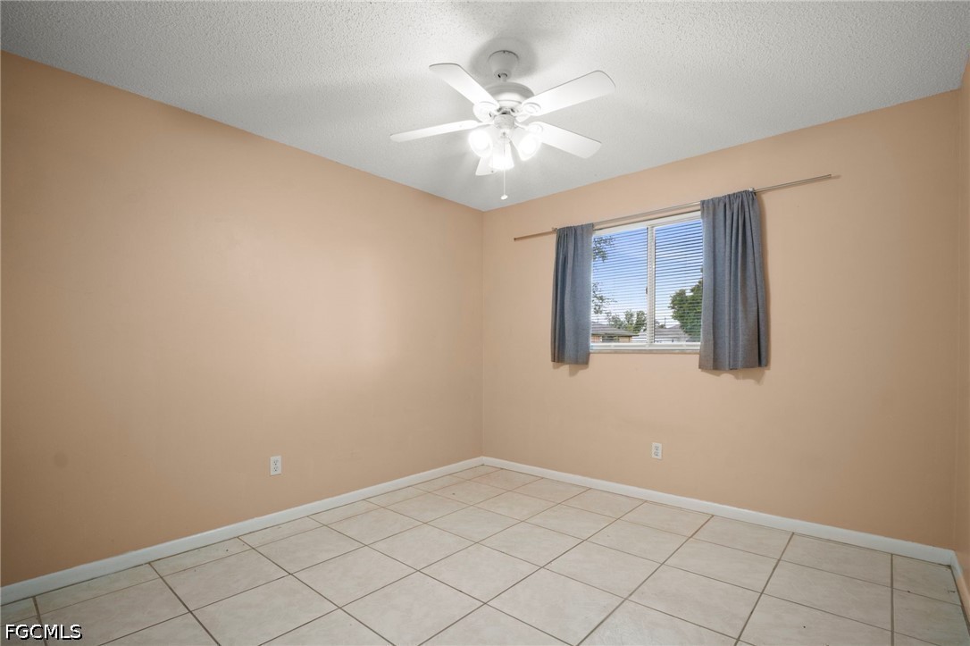 4406  santa barbara Boulevard, Apt B
