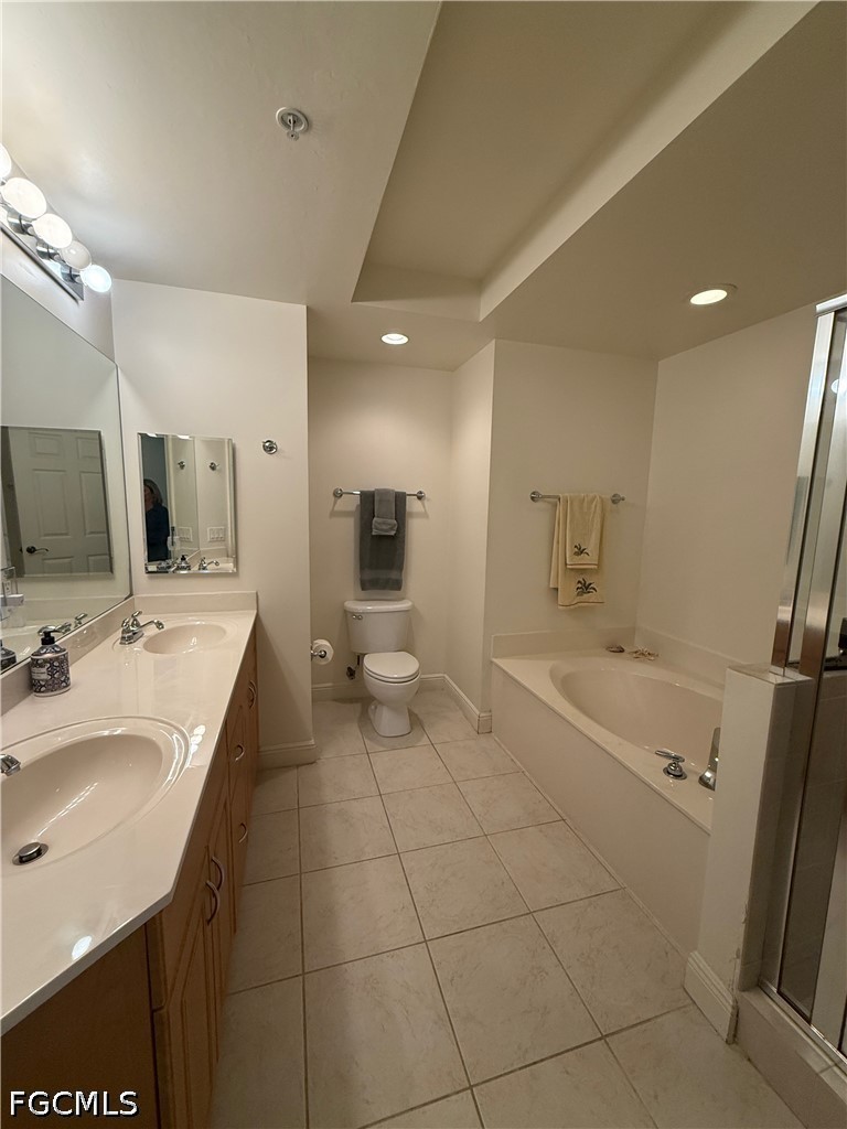 2743  1st Street, Apt 2306