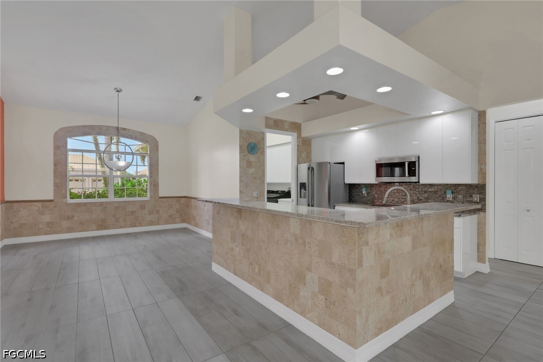 8596 Southwind Bay Circle