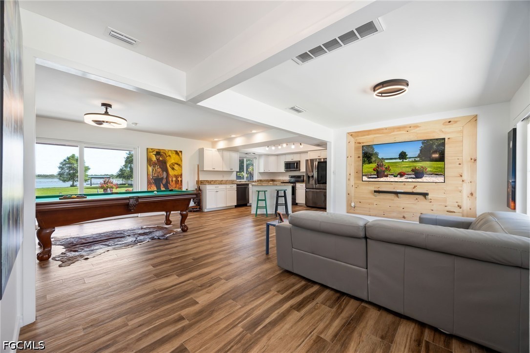 37951  Washington Loop Road