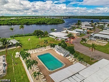 324 Shoreland Drive