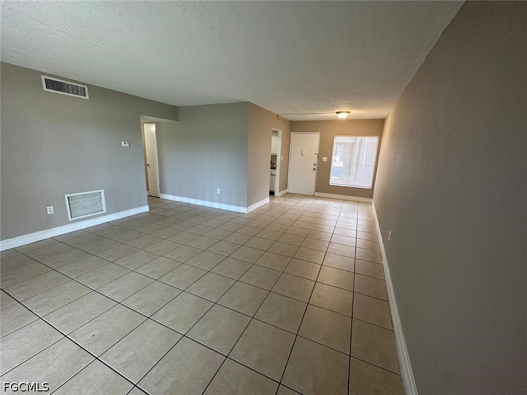 1830  Maravilla Avenue, Apt 303