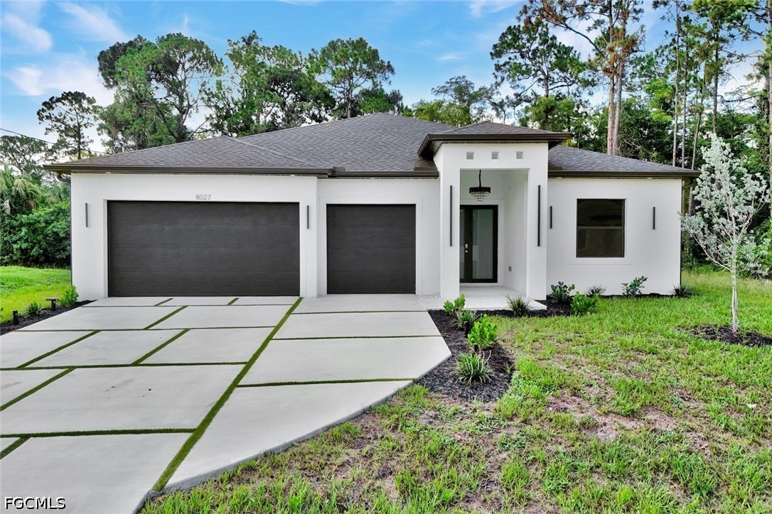 8027  Royal Circle