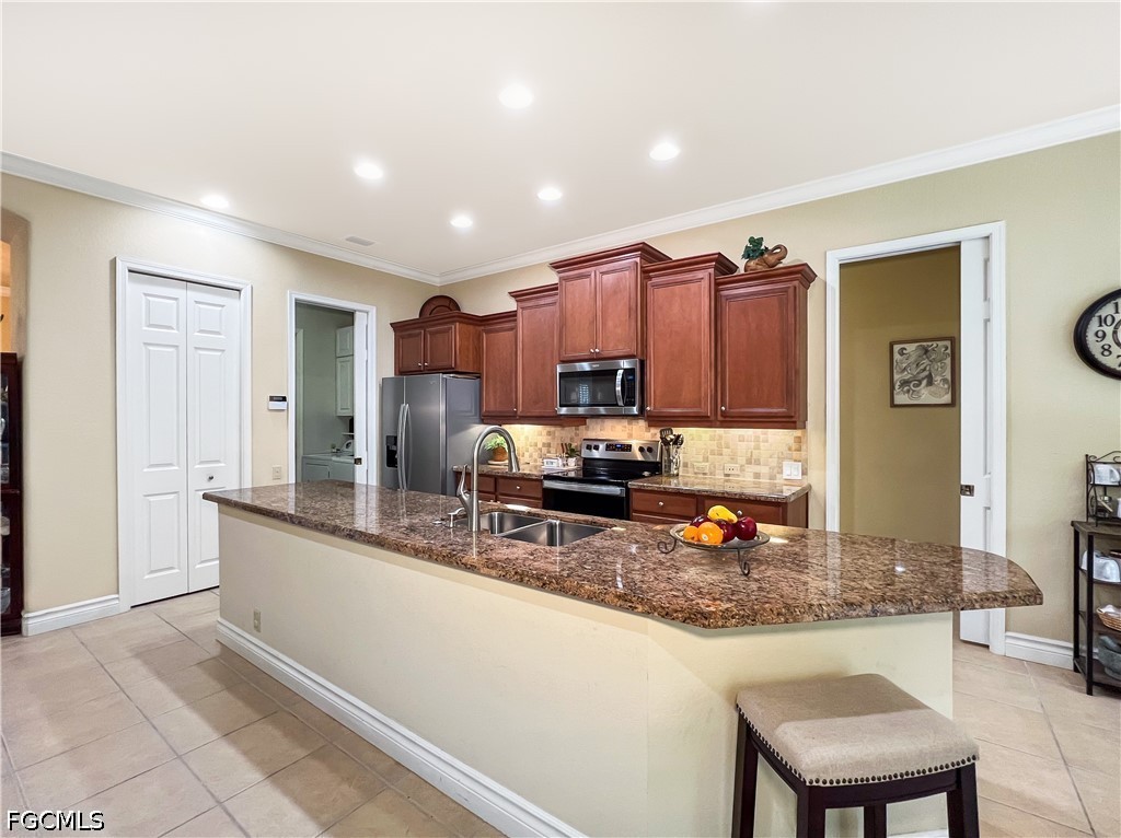 3290  Shady Bend Way
