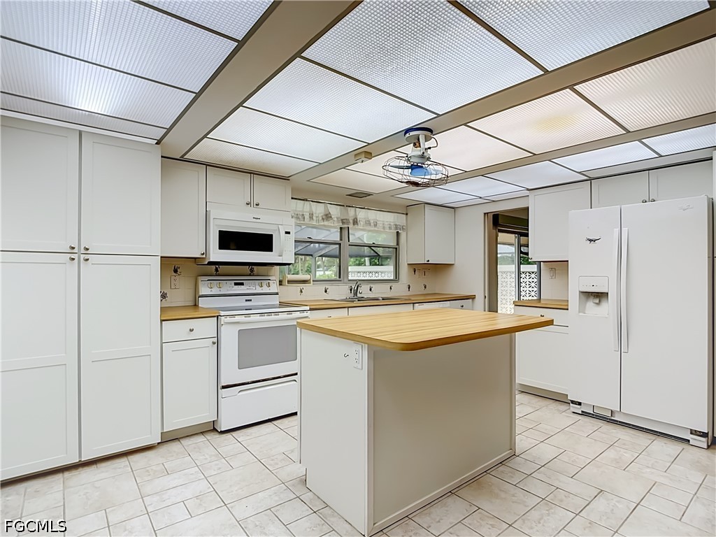 1625  Silverwood Court