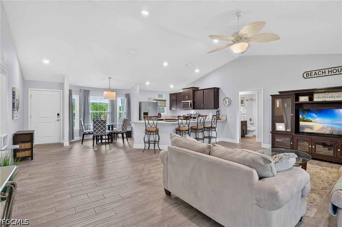 3710 NE 8th Place
