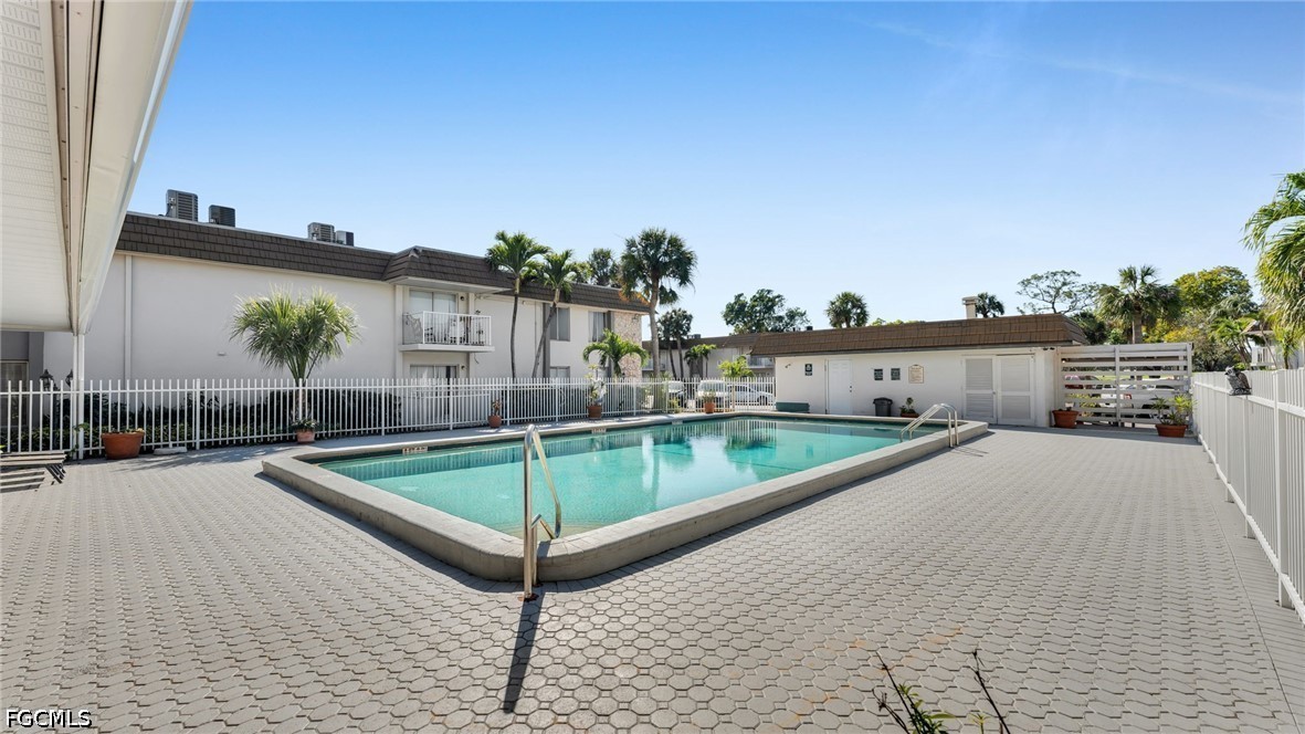 1830 Maravilla Avenue, Apt 402