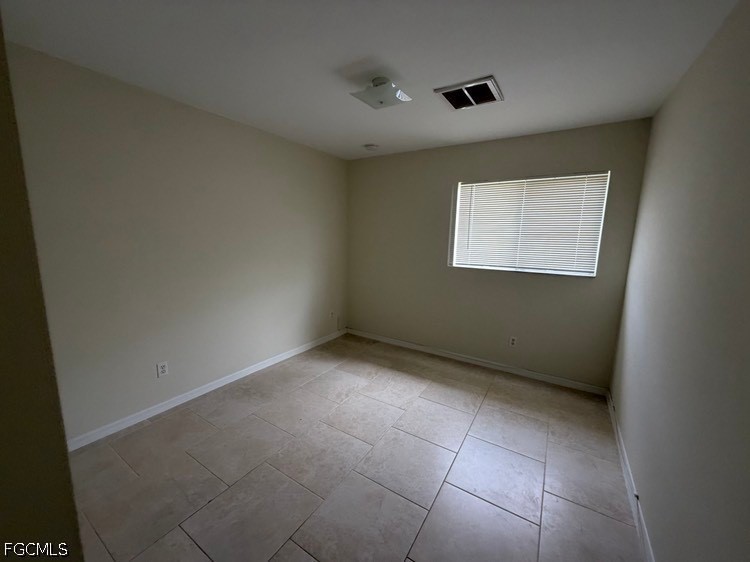 573  Bourse Circle