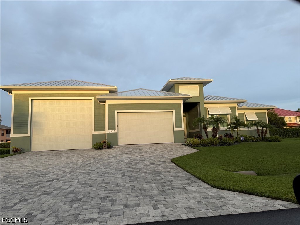 5407 SW 16th Place