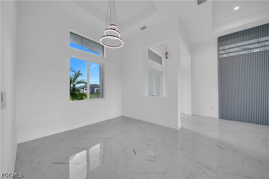 6 SW 37th Avenue
