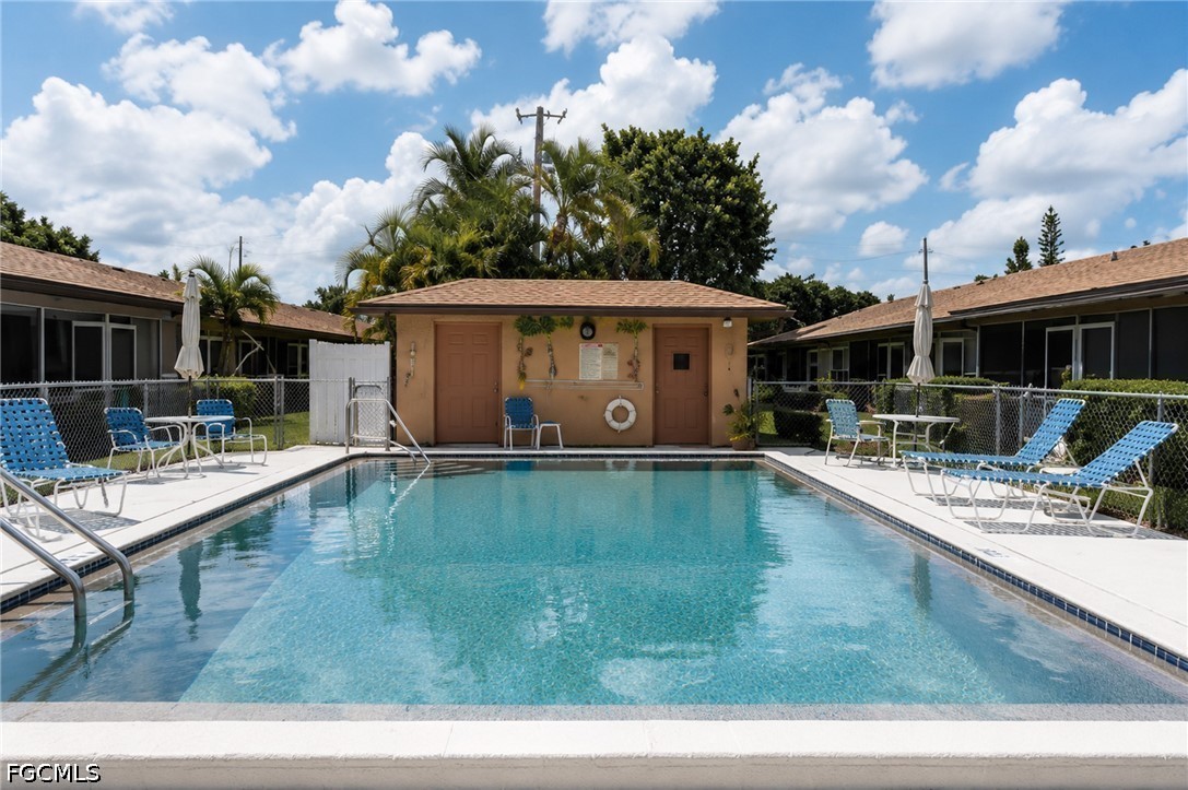 4619 SE 5th Place, Apt 6