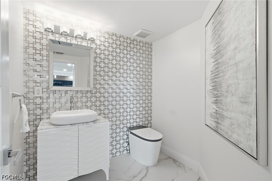 14250  Royal Harbour Court, Apt 715