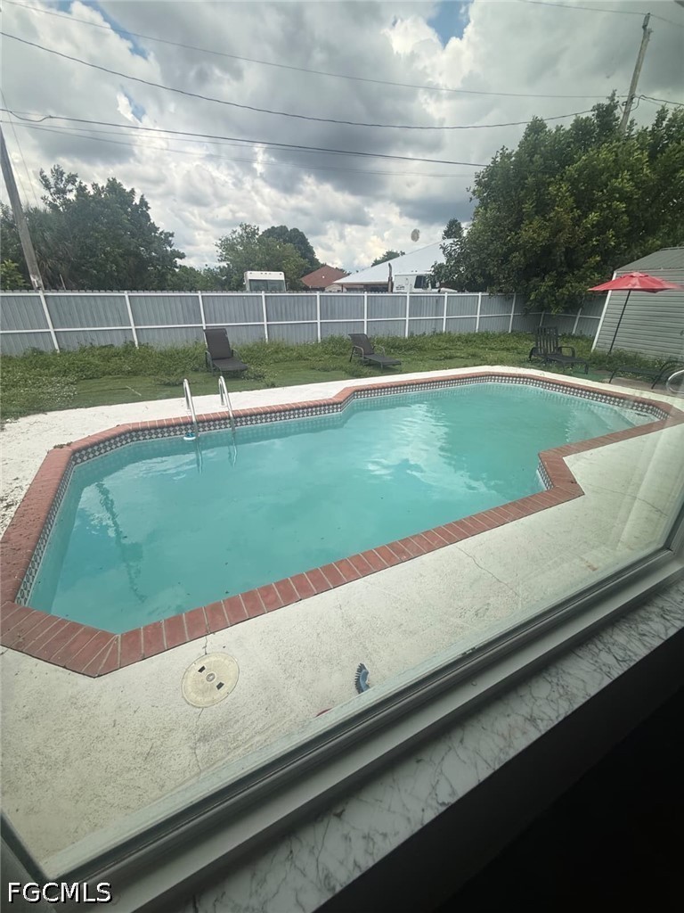 129 E Lake Drive