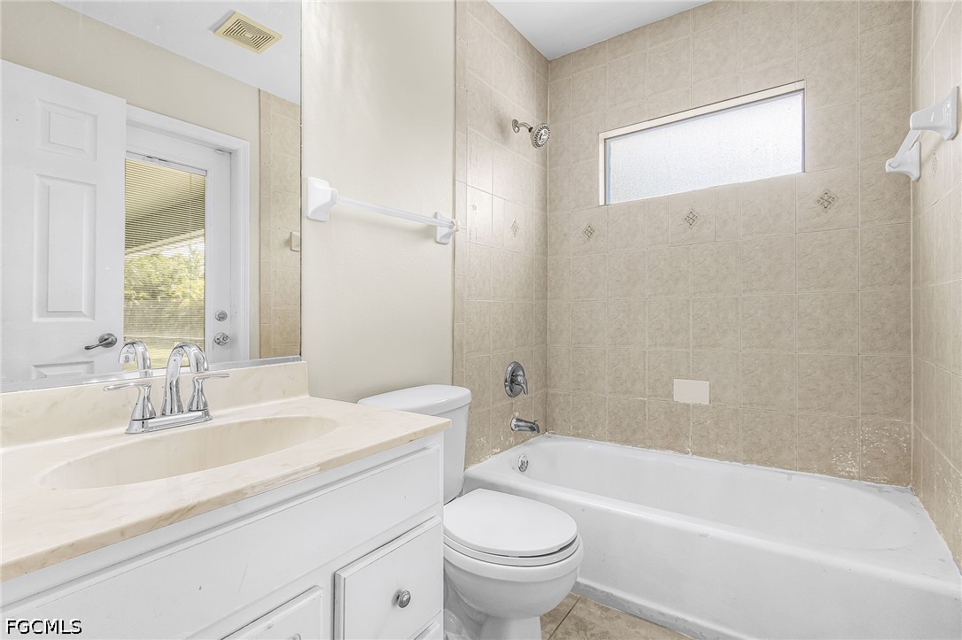 5215 SW 16th Place