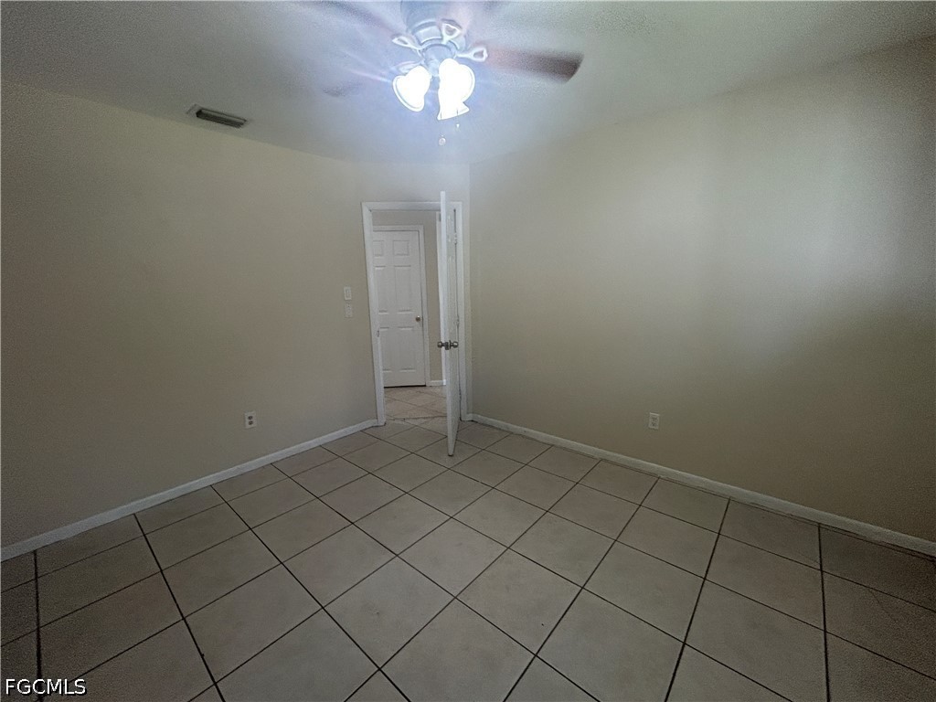 215-217 SE 23rd Place, Apt 215