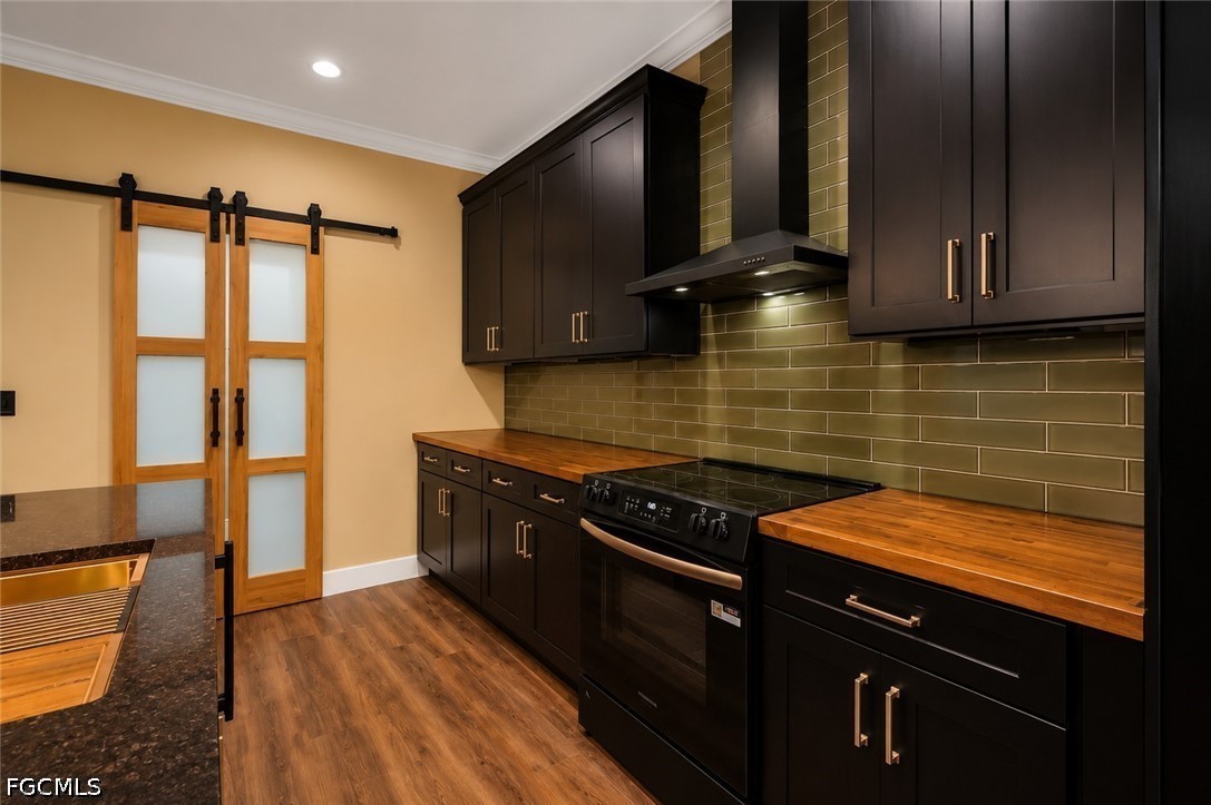 5033 Pinetree Circle