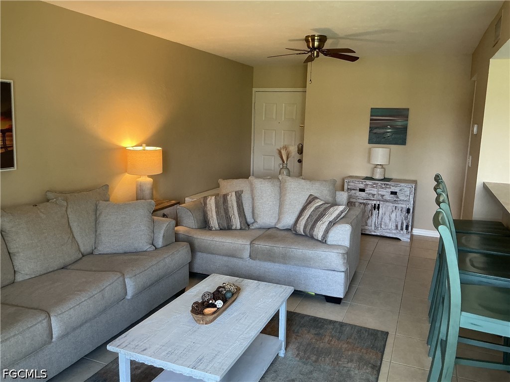 5550 Trailwinds Drive, Apt 615