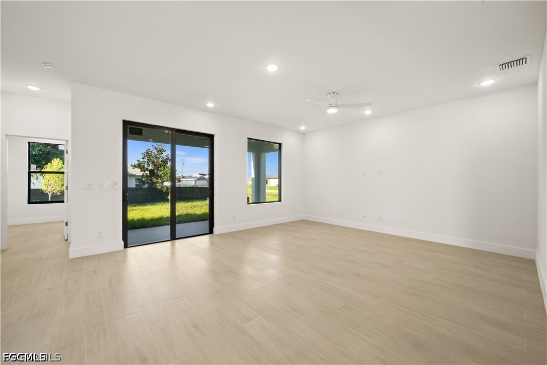 2001 NW Embers Terrace