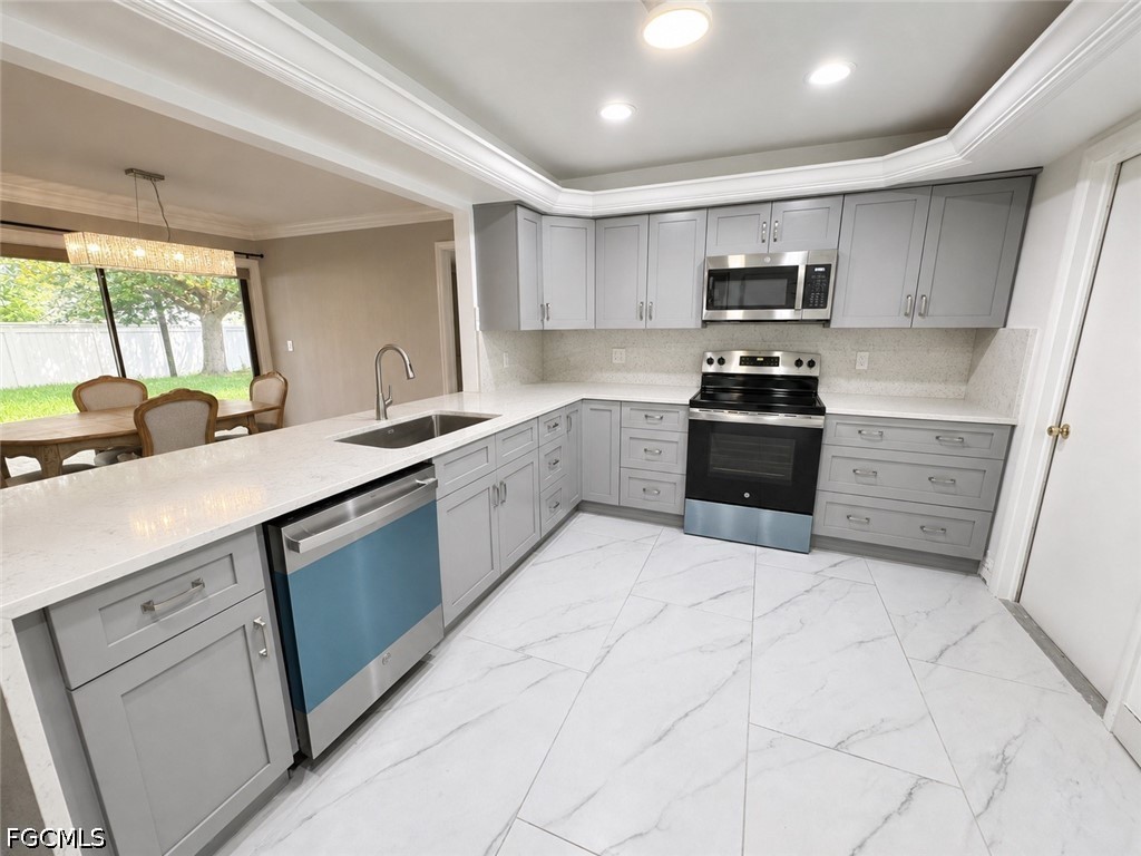 2225 SW 3rd Place