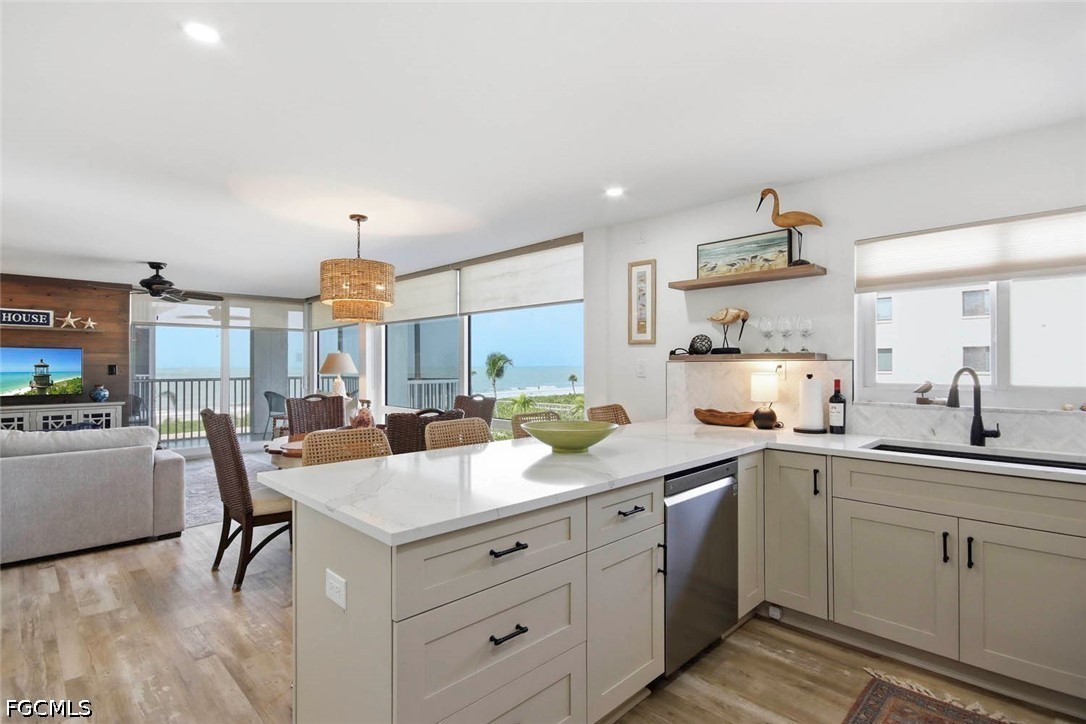 2265 W Gulf Drive, Apartment 320-C