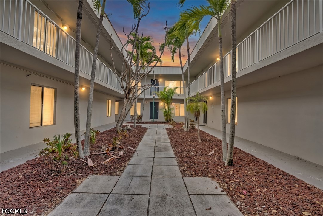 1830  Maravilla Avenue, Apt 814