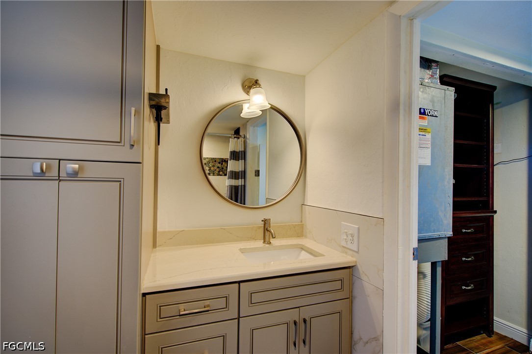 1900 Clifford Street, Apartment 303