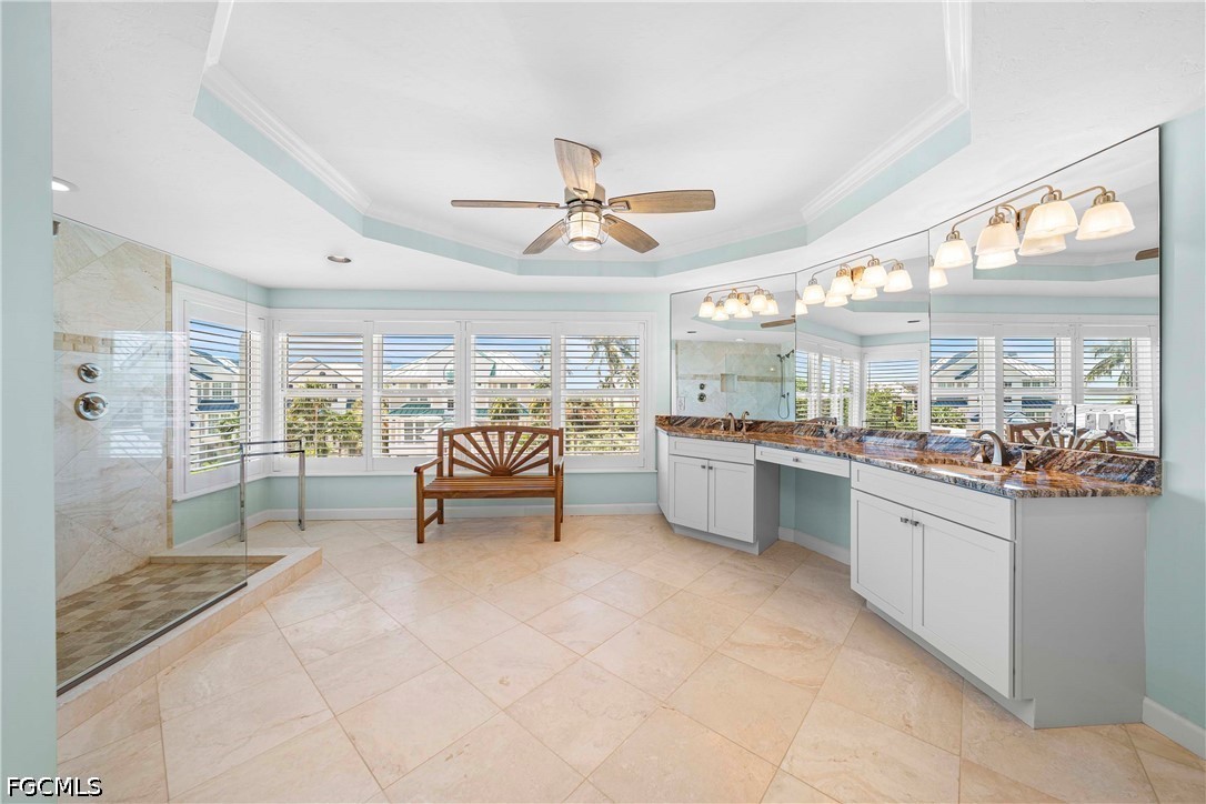 408  Bella Vista Way