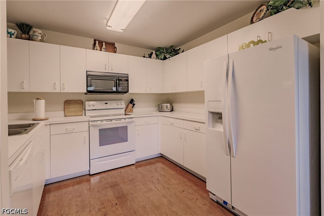 8251  Grand Palm Drive, Apt 1