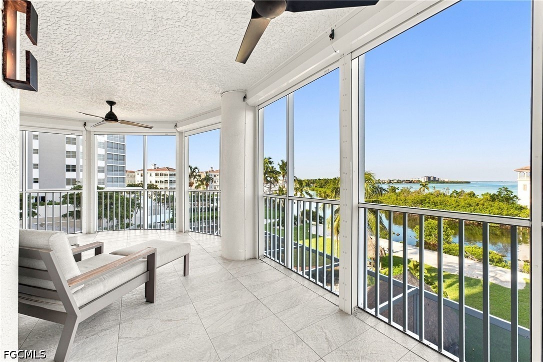 14250  Royal Harbour Court, Apartment 415