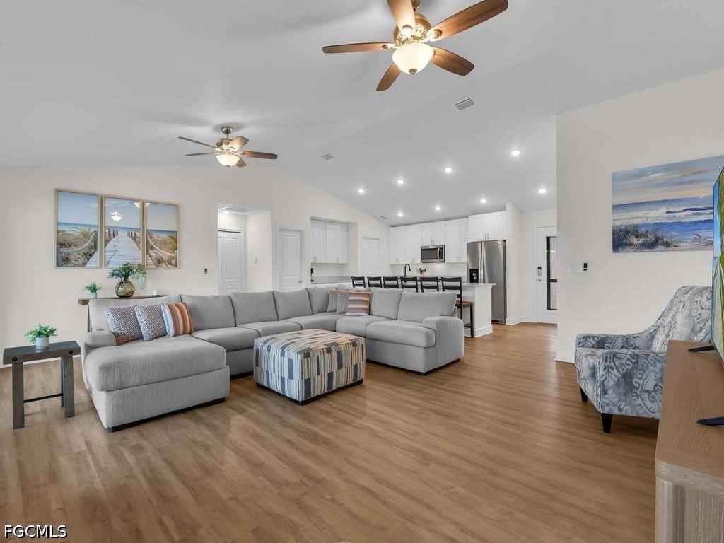 3505 SW 8th Court