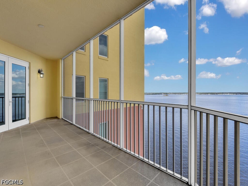 2745  1st Street, Apartment 1006