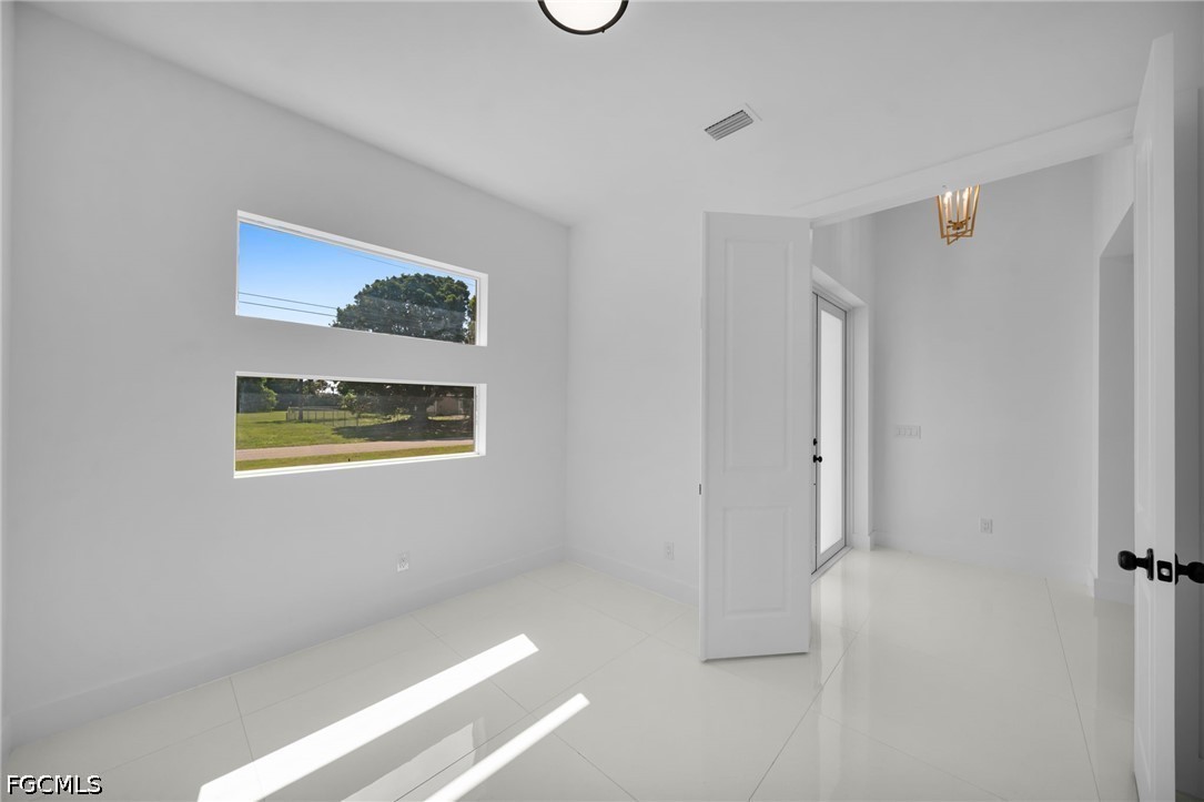3338 NE 9th Place