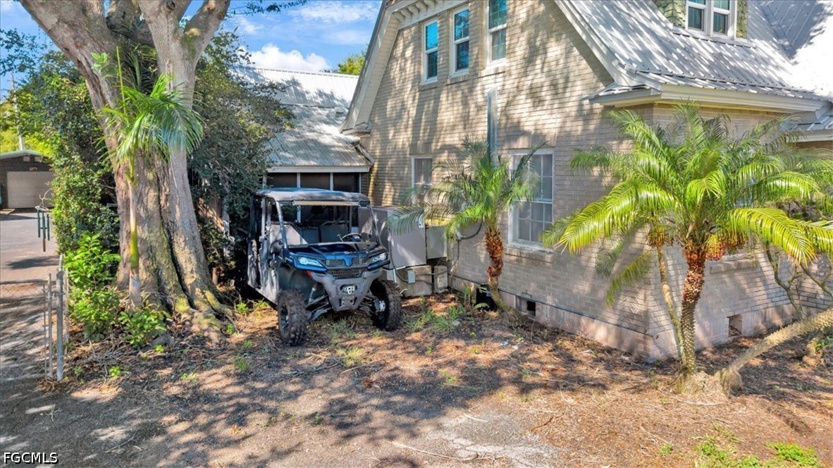236 E Arcade Avenue