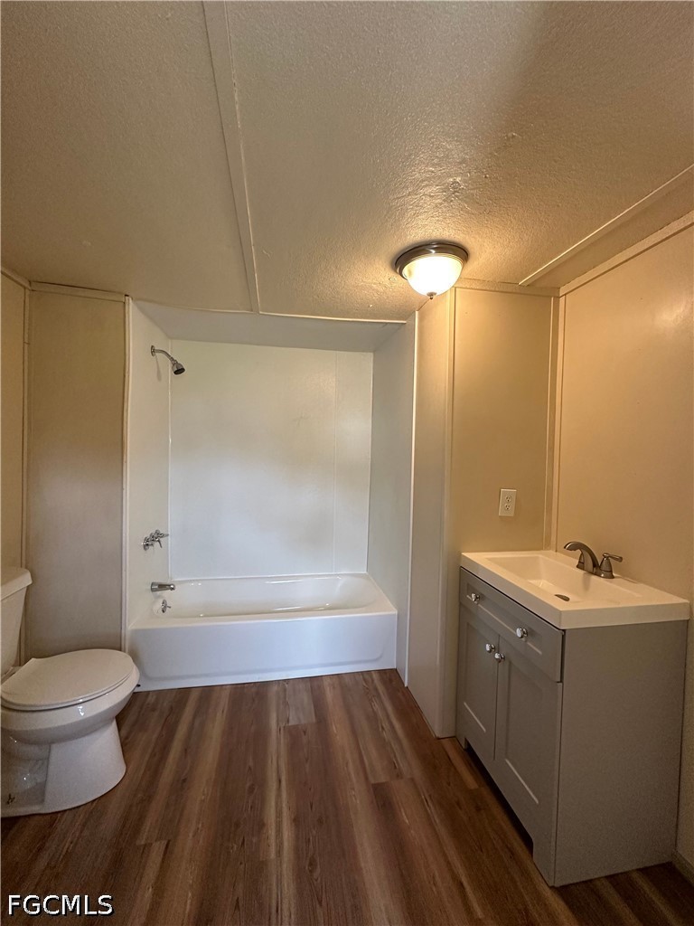 2268 Carlisle Lane