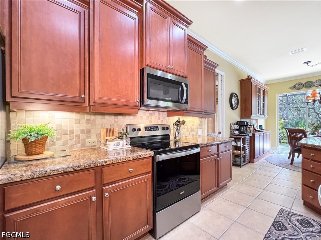 3290 Shady Bend Way