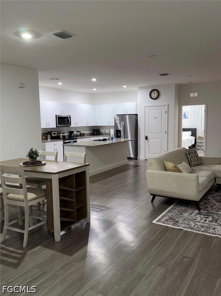 8059 Sherwood Circle