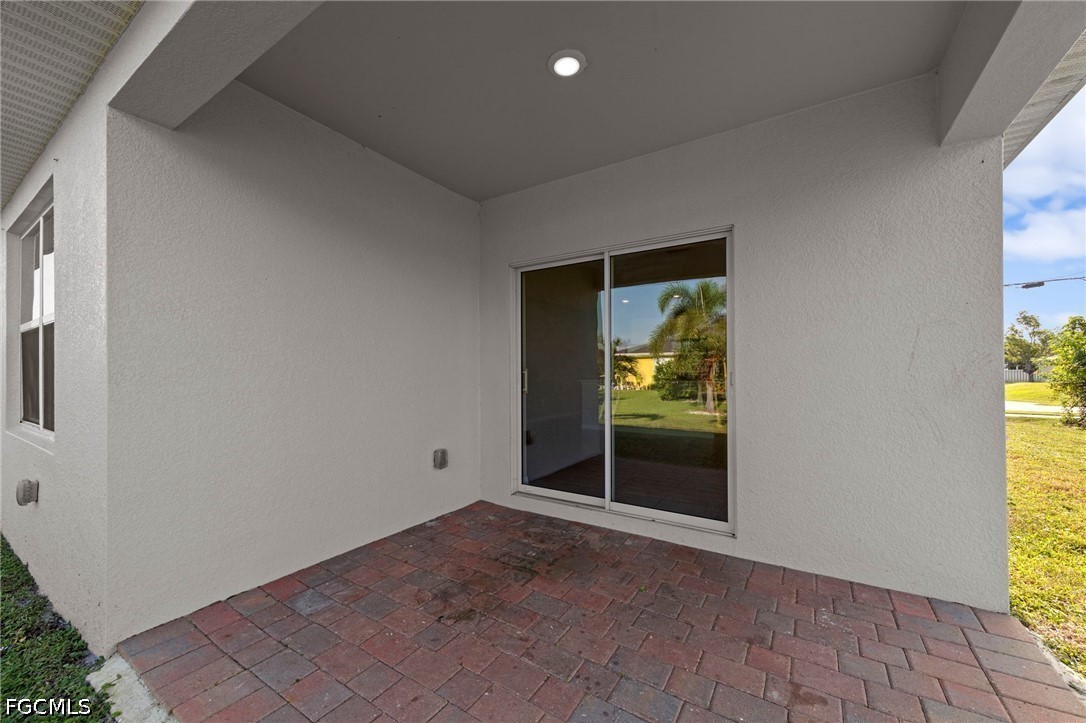 332 SW 29th Avenue