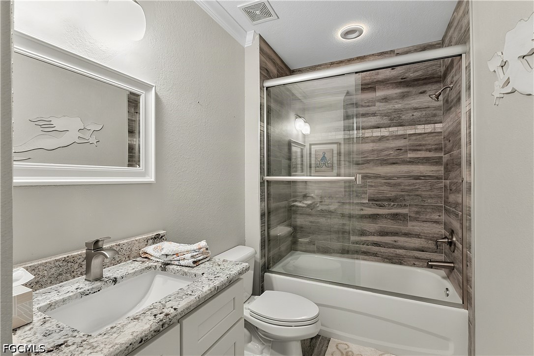 103 SW 39th Street, Apt 101