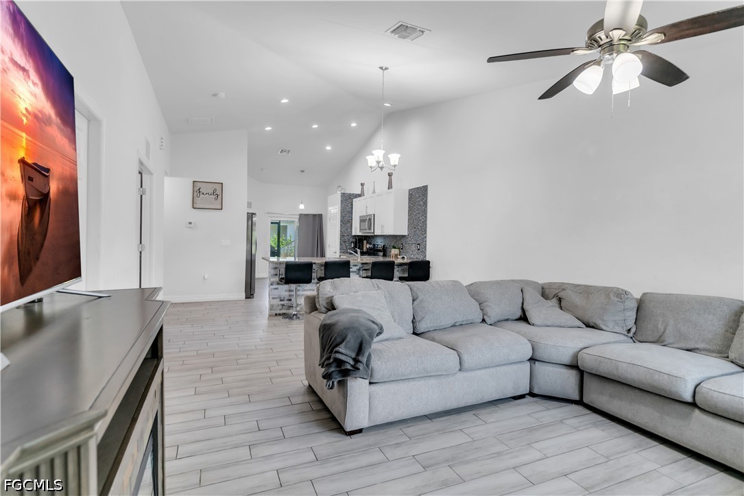 5061/5063  Locke Lane