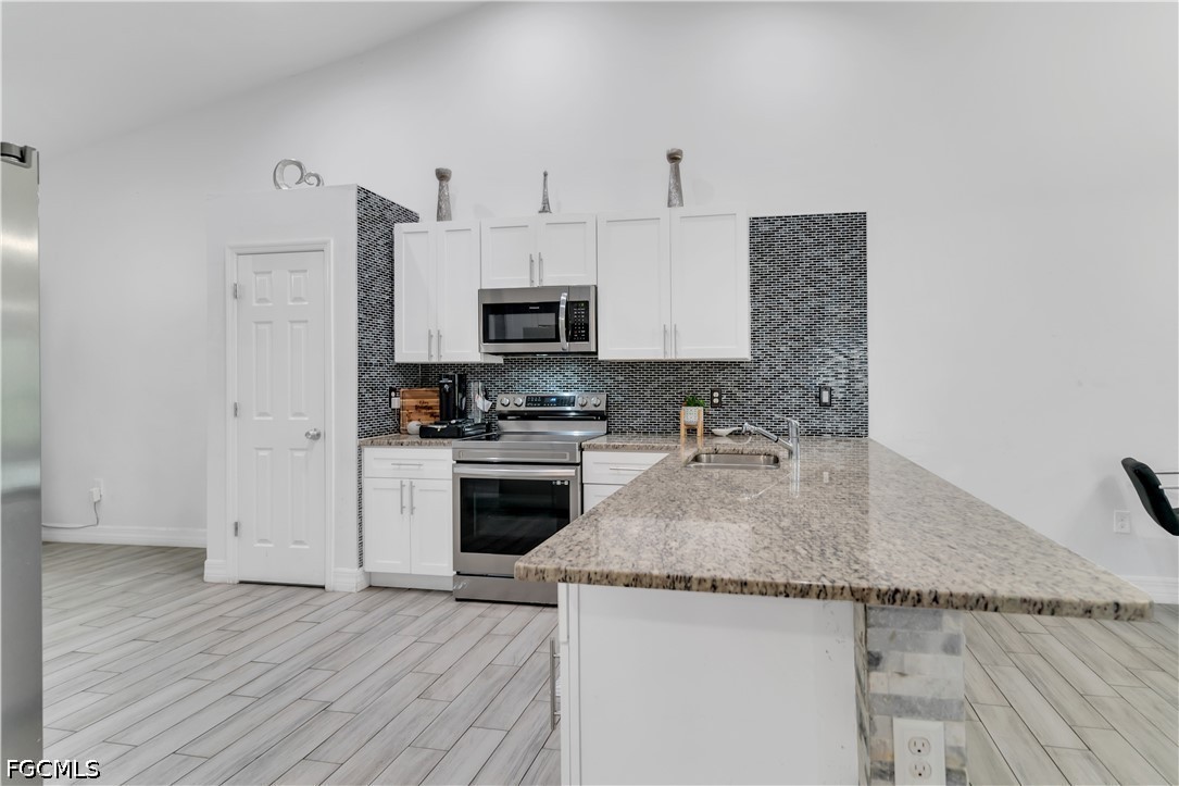 5061/5063  Locke Lane
