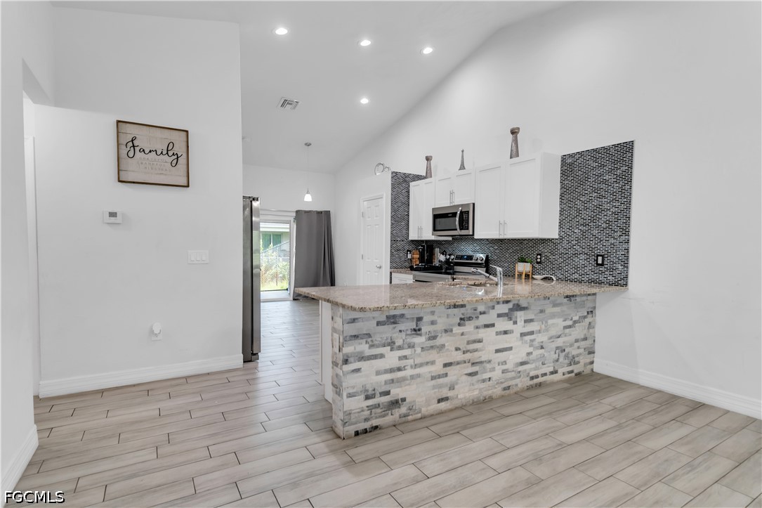5061/5063  Locke Lane