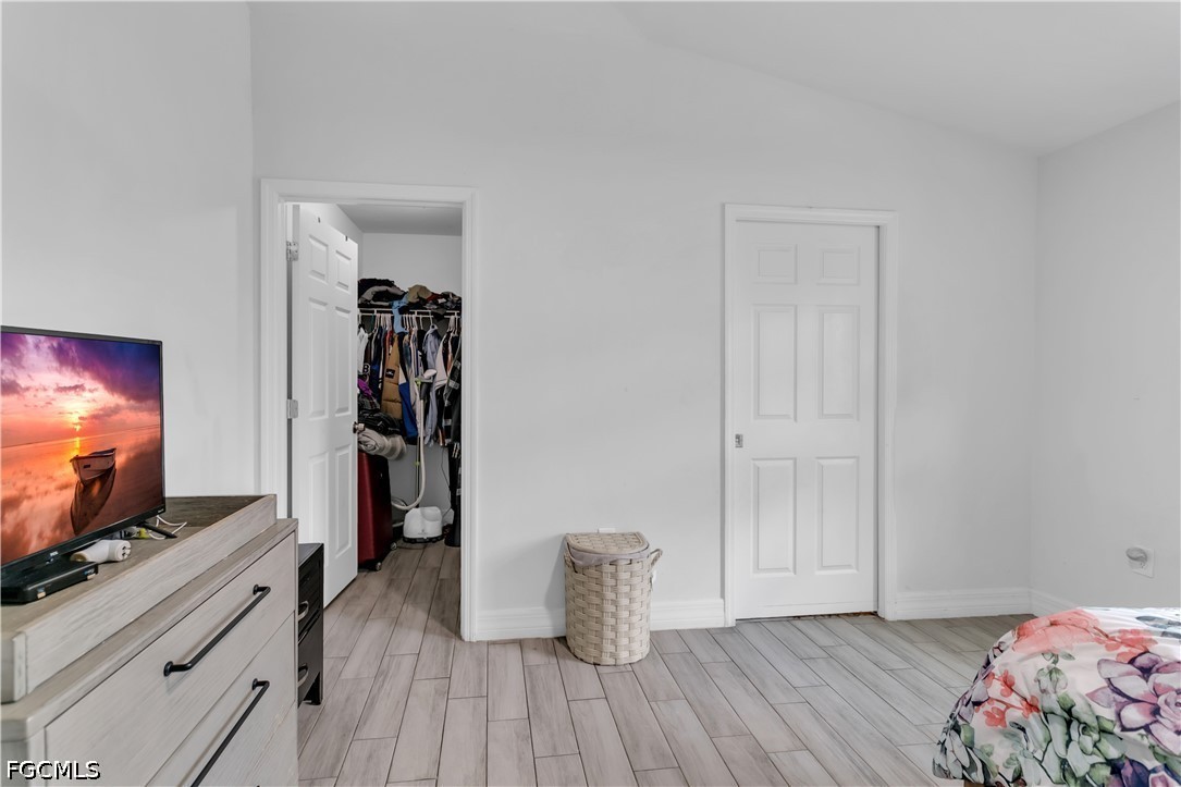 5061/5063  Locke Lane