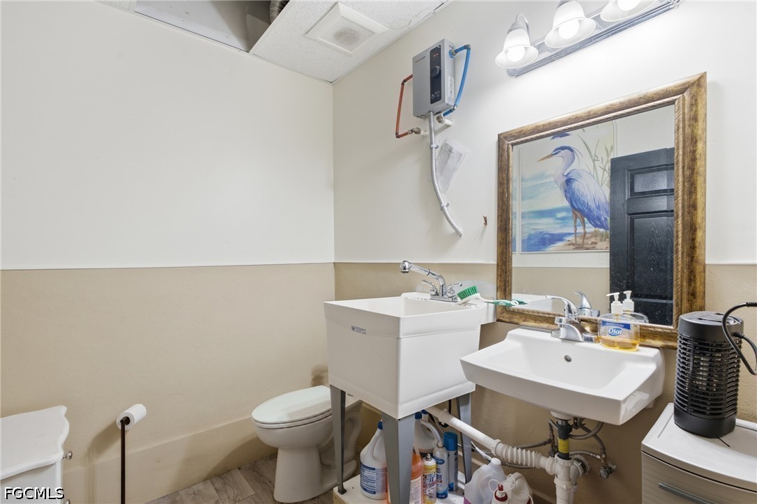 450  Old San Carlos Boulevard, Apt G106