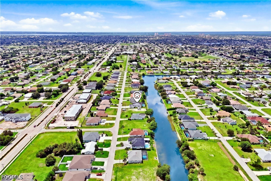 3512 SW 8th Place