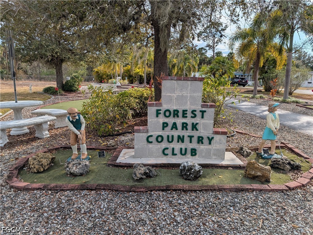 810  Hollyberry Court
