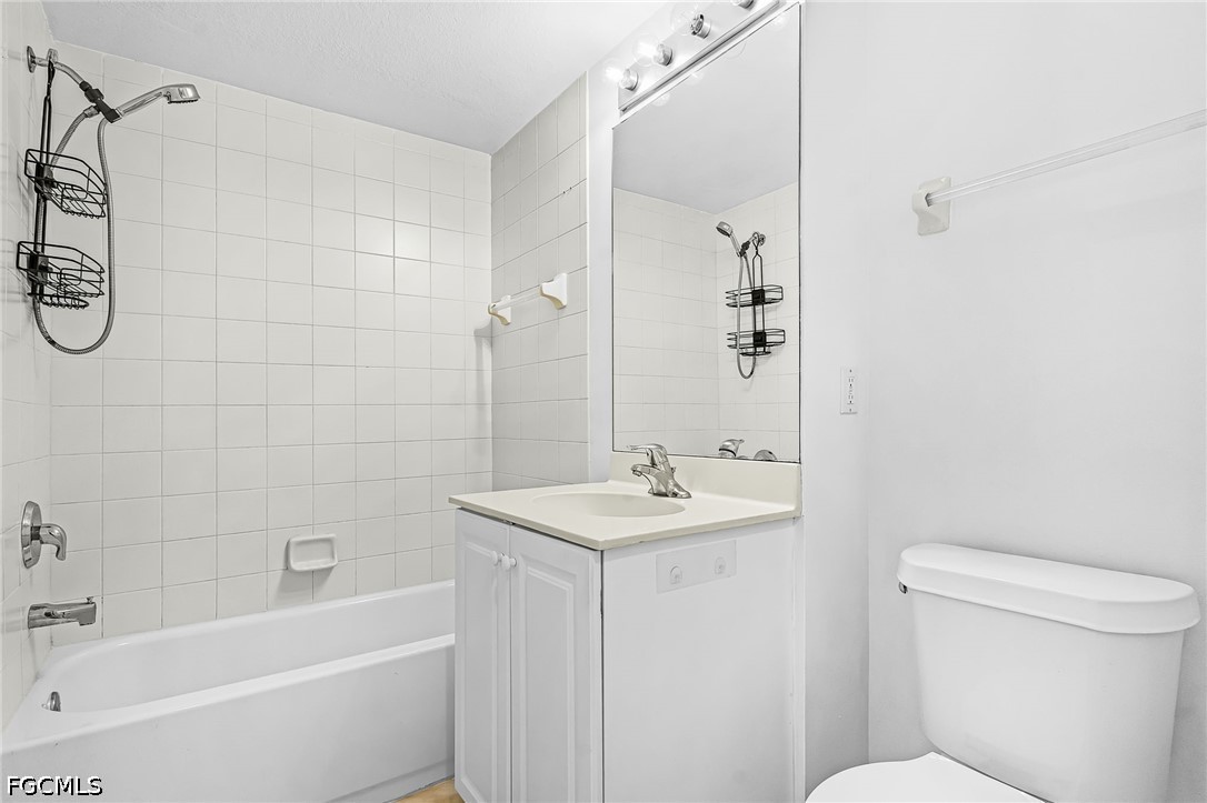 4209 Liron Avenue, Apt 101